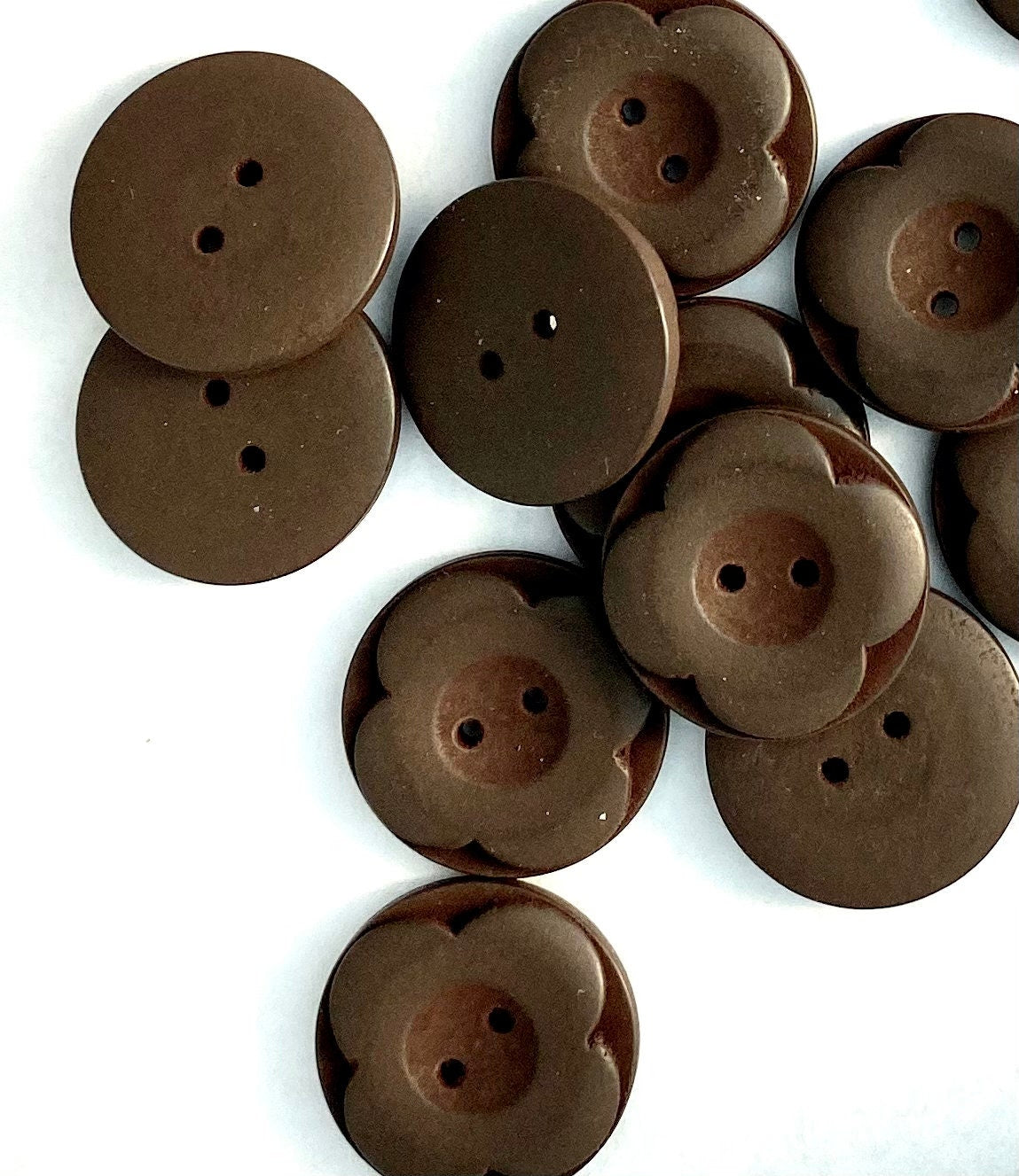 1 inch Dark Brown Carved Wooden Buttons - Carved Flower - 25mm (1 inch) - 2 Holes - Round Sewing Wood Buttons 25mm (1") (B0209993Q)