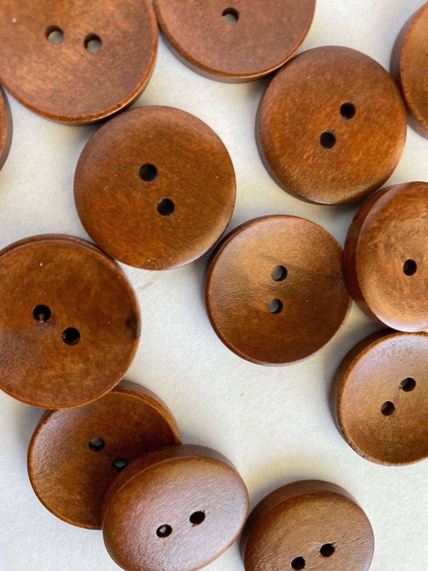 5 brown wooden buttons - 25mm (1 inch) - 2 holes - round sewing wood buttons 25mm